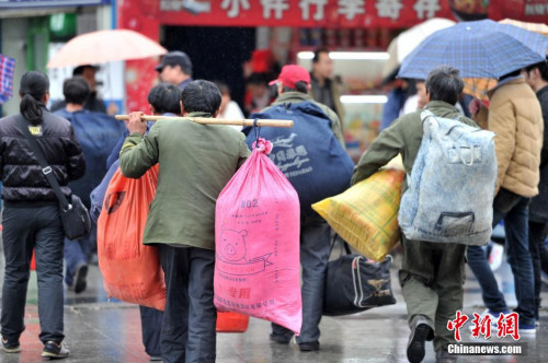 聚焦春節(jié)“恐歸族”：近鄉(xiāng)情怯，恐懼何來？(圖)